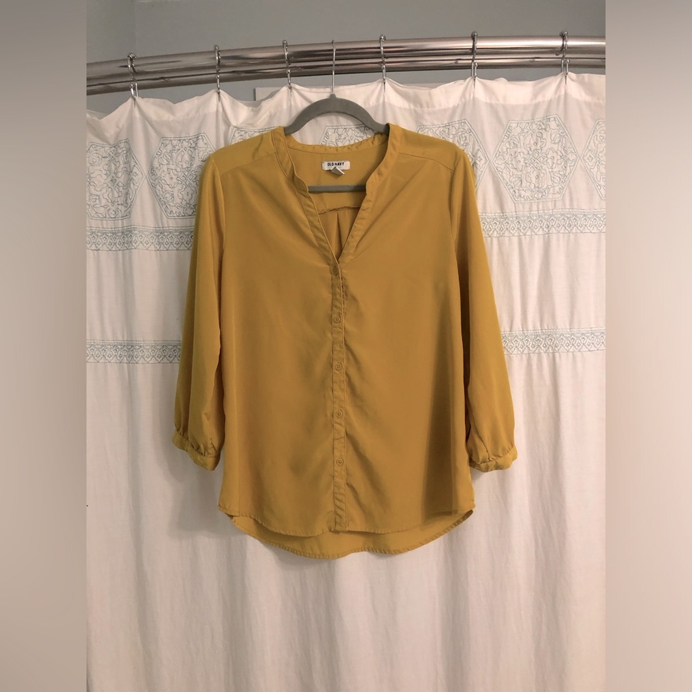 Beautiful golden Old Navy button up tunic shirt